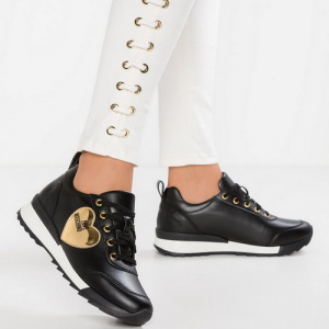 Модные кроссовки - стиль, функциональность и удобство