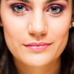 Макияж глаз цвета фуксии - привлекательный и сложный 