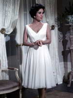 Белое платье в греческом стиле Элизабет Тейлор фильм Кошка на раскаленной крыше, 1958 год Белое платье в греческом стиле Элизабет Тейлор фильм Кошка на раскаленной крыше, 1958 год