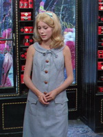 Платье в стиле 60-х Катрин Денев фильм Шербургские зонтики, 1964 год Платье в стиле 60-х Катрин Денев фильм Шербургские зонтики, 1964 год