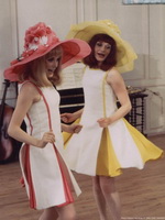 Платья в стиле 60-х Катрин Денев и Франсуаза Дорлиак фильм Девушки из Рошфора, 1967 год Платья в стиле 60-х Катрин Денев и Франсуаза Дорлиак фильм Девушки из Рошфора, 1967 год