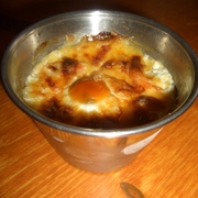 Жульен с креветками и перепелиными яйцами