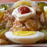 Салат с жареным мясом