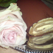 Бисквитный рулет с кремом из Маскарпоне и кофейной пропиткой(Girellina  /Luca Montersino)