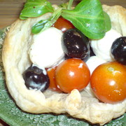 Корзинки из слоёного теста как декорация для салатов и десертов