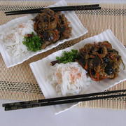 Лапша рисовая с грибами китайскими…Или  свинина с шиитаке по-читински.