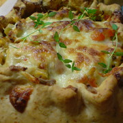 Провинциальный  порционный пирог с курицей и овощами