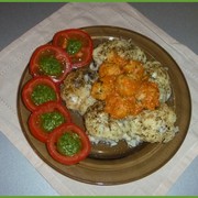 Рыбные фрикадельки в томатном соусе с цветной капустой