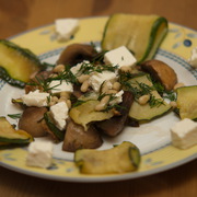 Теплый салат из кабачков для легкого летнего ужина