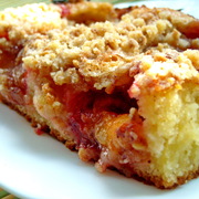 Пирог со сливами под миндальной корочкой