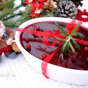 Печеночный паштет с каштанами и брусничным желе