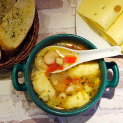 Овощной суп с манно-сырными клецками