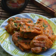 Томатные гренки с ветчиной и зеленью