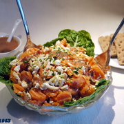 Пикантный морковный салат с брынзой и фруктовой заправкой