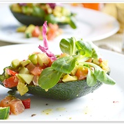 Салат с семгой и авокадо