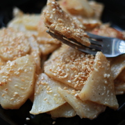 Корень сельдерея, запеченный в мультиварке