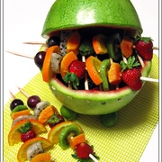 Фруктово-ягодный «гриль» из арбуза