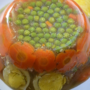 Заливное из курицы с горошком  (Дуэль,Прошлое: Варим)