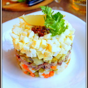 Салат Оливье с медово-горчичной заправкой. Тест-драйв.