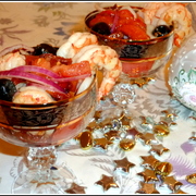 Салат "ПрощальноНовогодний" с овощами, кальмарами и креветками