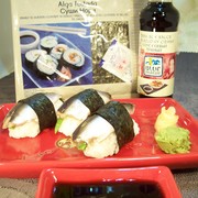  Нигири-суши с килькой.