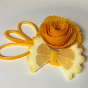 Бабочка из цитрусовых