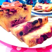 Манный пудинг с лесными ягодами