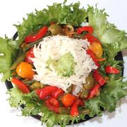 Салат из лапши со стручковой фасолью