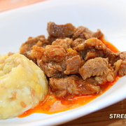 Мясное рагу "Дружба" с копченой паприкой и гарниром