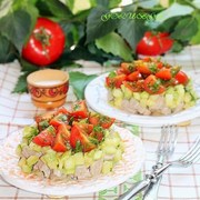 Мясной салат с кабачком и соусом "Летний"