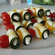 Рулетики с цуккини на шпажках