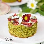 Шарлотка мятная с клубникой