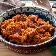 Солянка из кислой капусты с колбасным ассорти. Тест-драйв с Окраиной