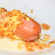 Корн дог с сырным соусом и хрустящим луком за 3 минуты (Тест-драйв с ТМ "Окраина").