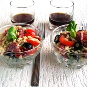 Итальянский салат да с немецкой колбасой! Тест-драйв с «Окраиной»