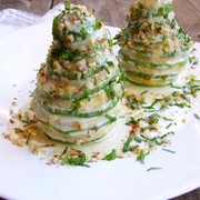 Салат с авокадо и грушей "Фруктовый роман"