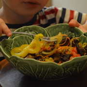 Тёплый салат из куриной печёнки с овощами