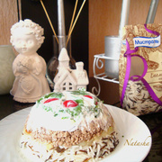 Салат с куриной печенью и перепелиными яйцами.