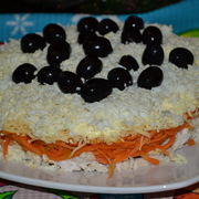 Салат с морковью по-корейски, куриным филе и сыром