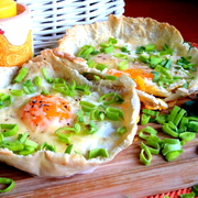 "Глазунья" в хрустящей "тарелке"