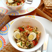 Салат с киноа, брынзой и томатами черри