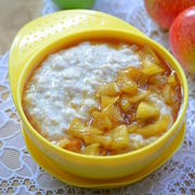Каша с яблочным соусом