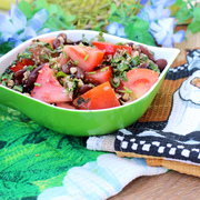 Салат с красной фасолью и помидорами