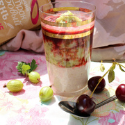 Ягодный смузи с овсяными хлопьями