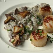 Гребешки с жареными грибами