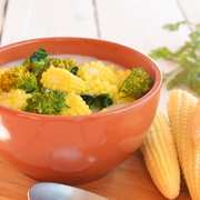 Диетическая овсянка с молодой кукурузой и брокколи