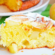 Шарлотка с творогом и яблоками