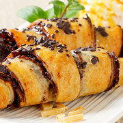 Круассаны из слоеного теста с шоколадом за 30 минут
