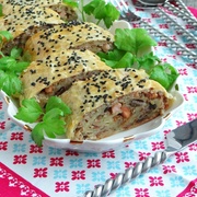 Рулет из слоеного теста с шампиньонами, гречкой и карбонадом