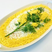 Салат МИМОЗА нежный. Секреты приготовления. Как легко украсить салат.